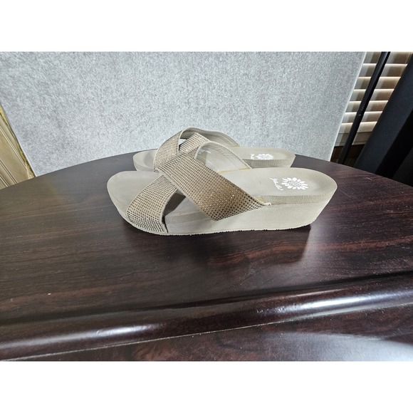 Yellow Box Maxima‎ Slip On Sandals Flip Flops Womens Size 9.5 Leather Rhinestone - Picture 2 of 15